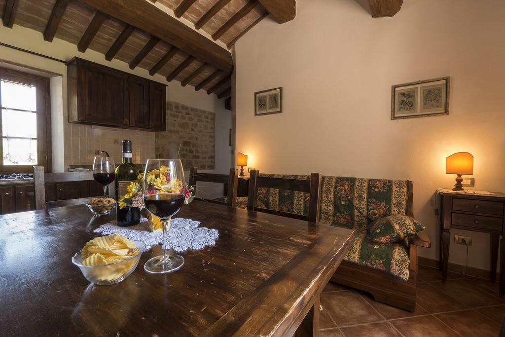 Agriturismo Monte Acuto Umbertide Værelse billede